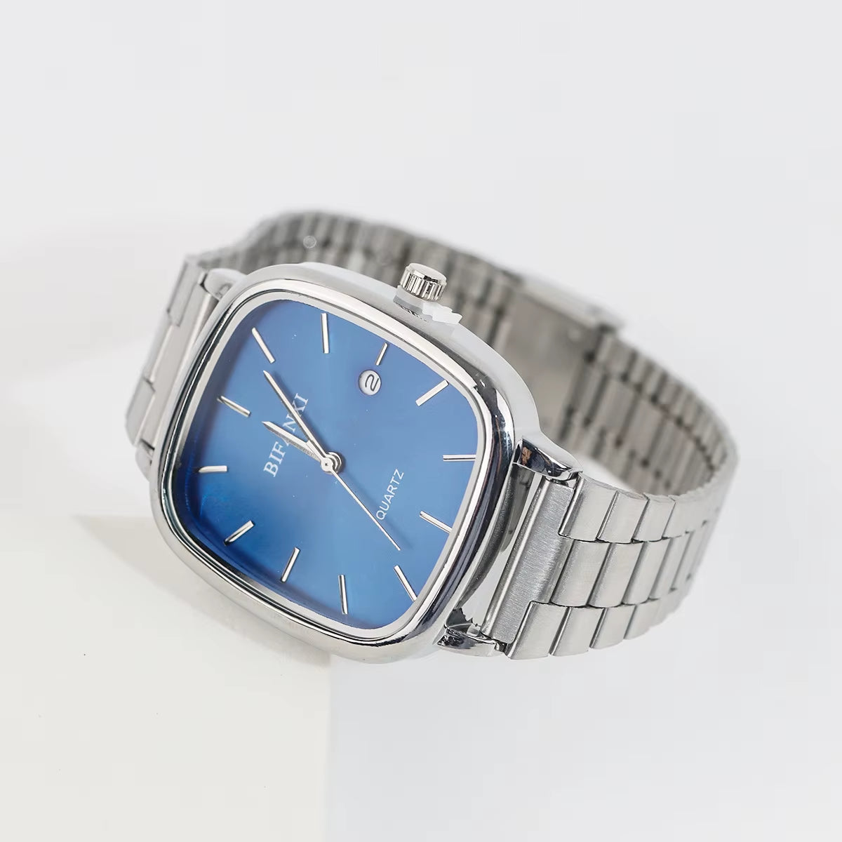 Luxury Quartz Watches for Couples - Elegant Calendar Timepieces for Men and Women